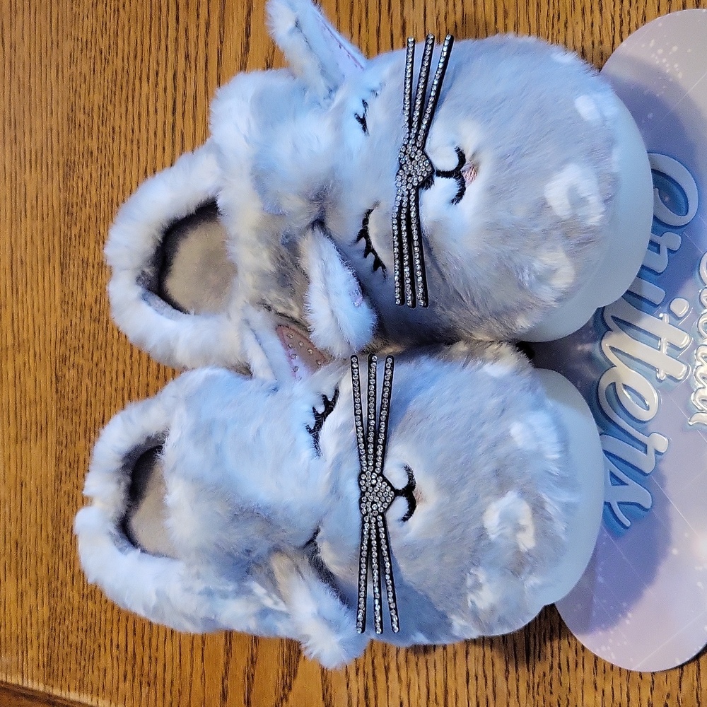 Cloud Critters gray kitty vat slippers